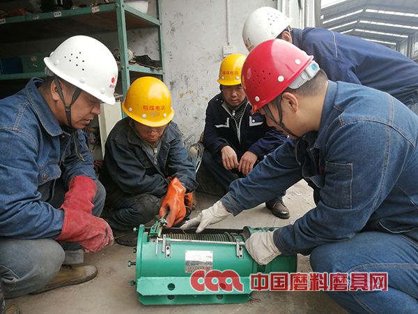明珠電冶開展內(nèi)部起重工特種設(shè)備知識培訓(xùn)